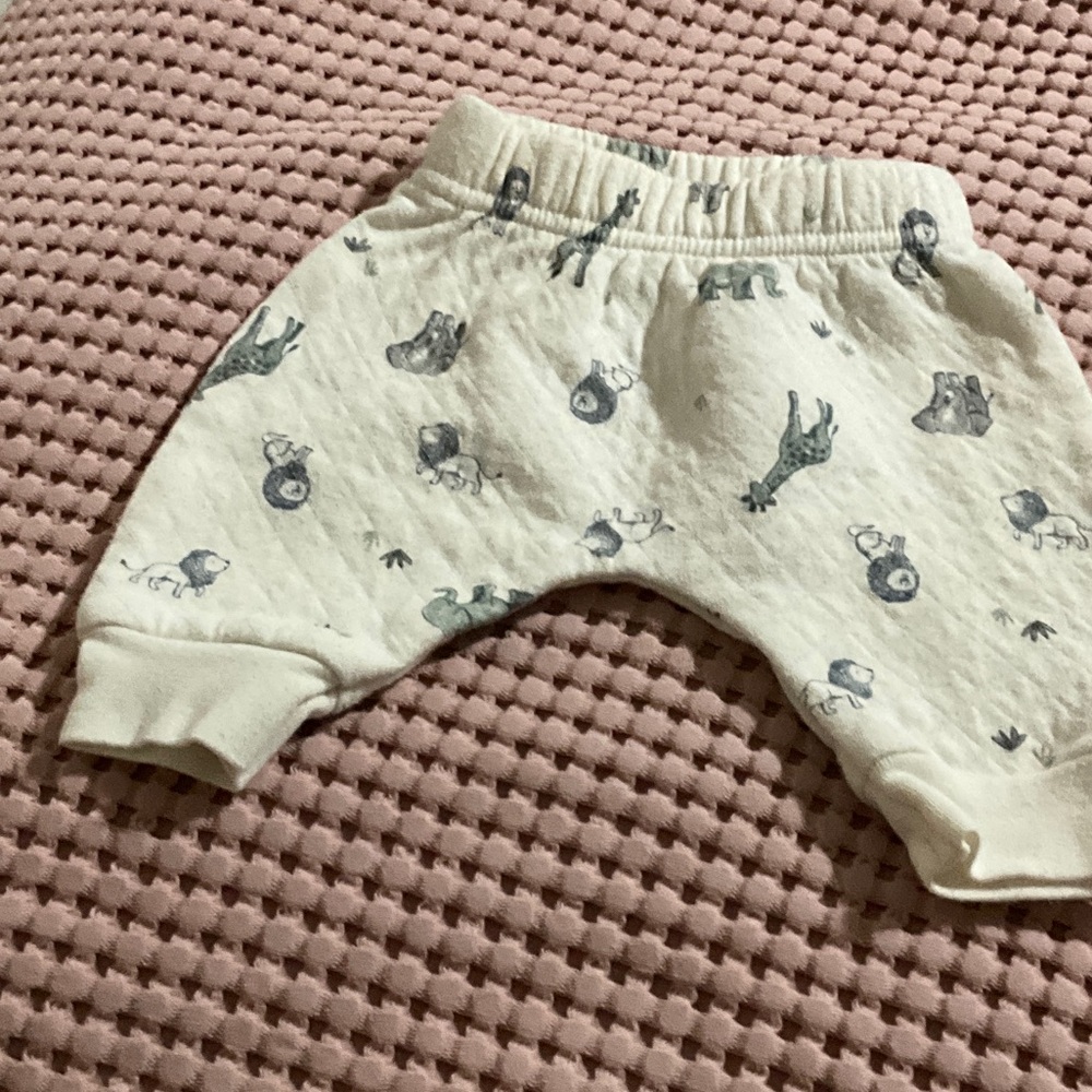Clearance Newborn 3 piece Classic Gray baby: onesie,pants and Jacket - Picture 4 of 6